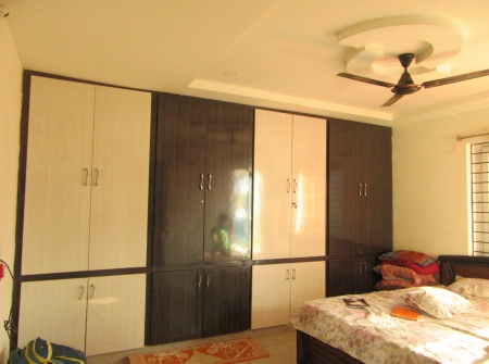 10) Master Bed Room.JPG